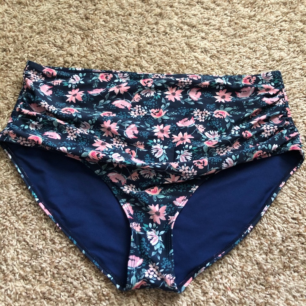 Janela Bay swim bottoms
